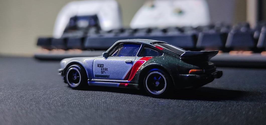 Hot Wheels Porsche 911 Turbo 930 Collector's Vehicle : Amazon.com